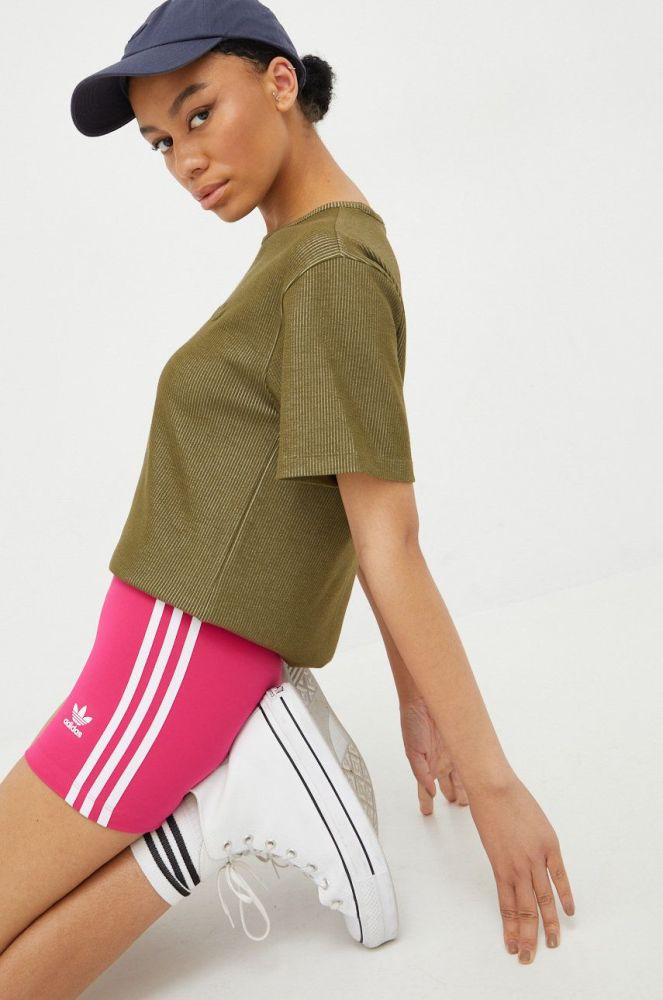 Шорти adidas Originals Adicolor жіночі колір рожевий з аплікацією висока посадка HG6123-REMAG